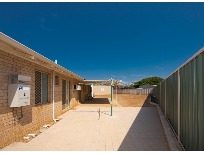 3 Mullian Way, Waggrakine WA 6530