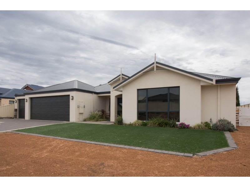 2 Dove Place, Wandina WA 6530