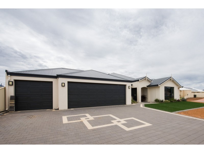 2 Dove Place, Wandina WA 6530