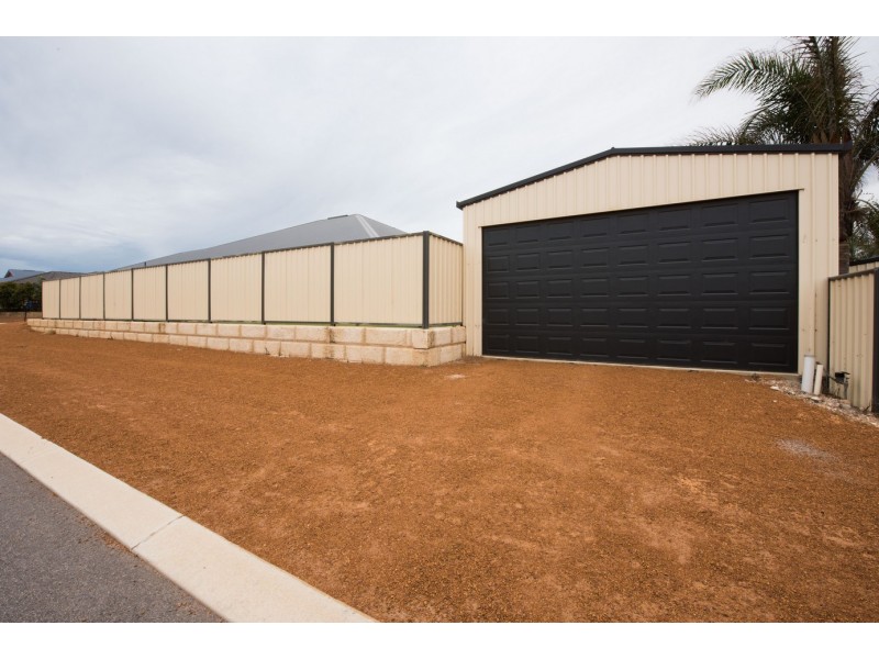 2 Dove Place, Wandina WA 6530