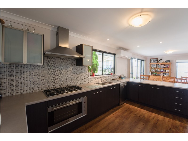 2 Dove Place, Wandina WA 6530