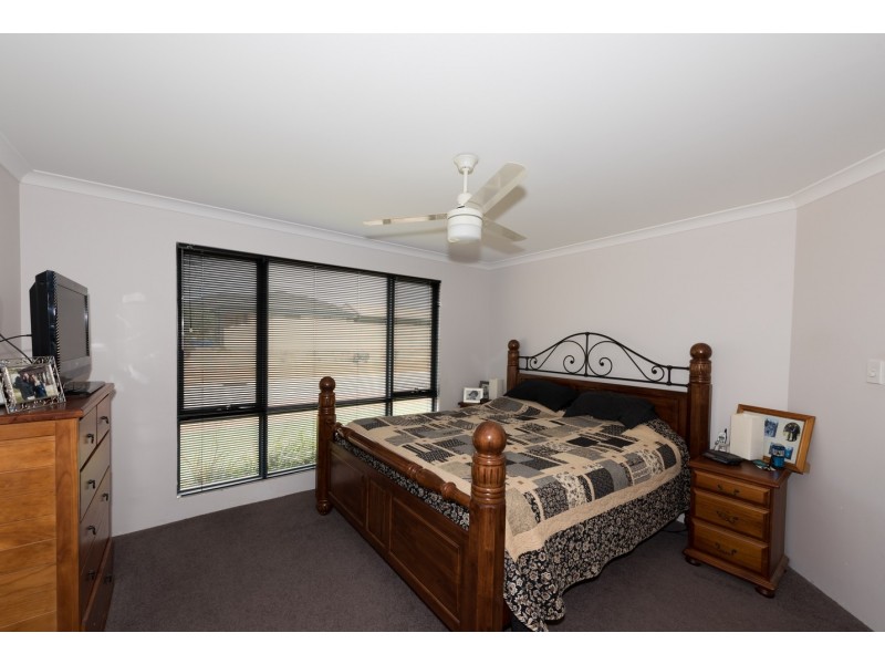 2 Dove Place, Wandina WA 6530