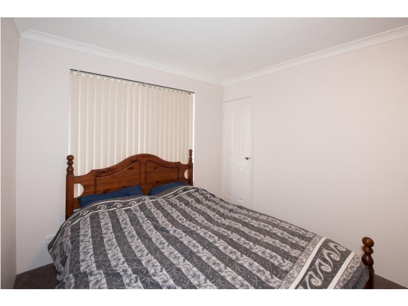 2 Dove Place, Wandina WA 6530