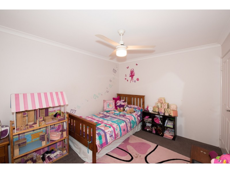 2 Dove Place, Wandina WA 6530