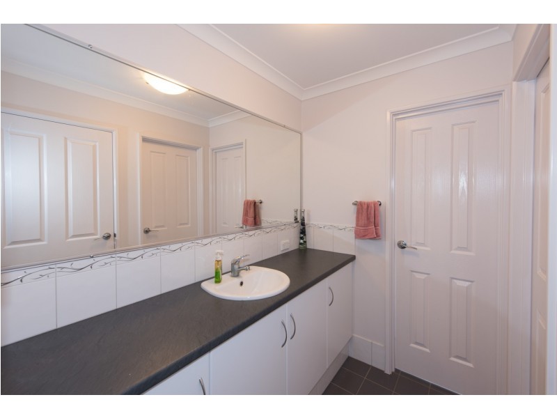 2 Dove Place, Wandina WA 6530