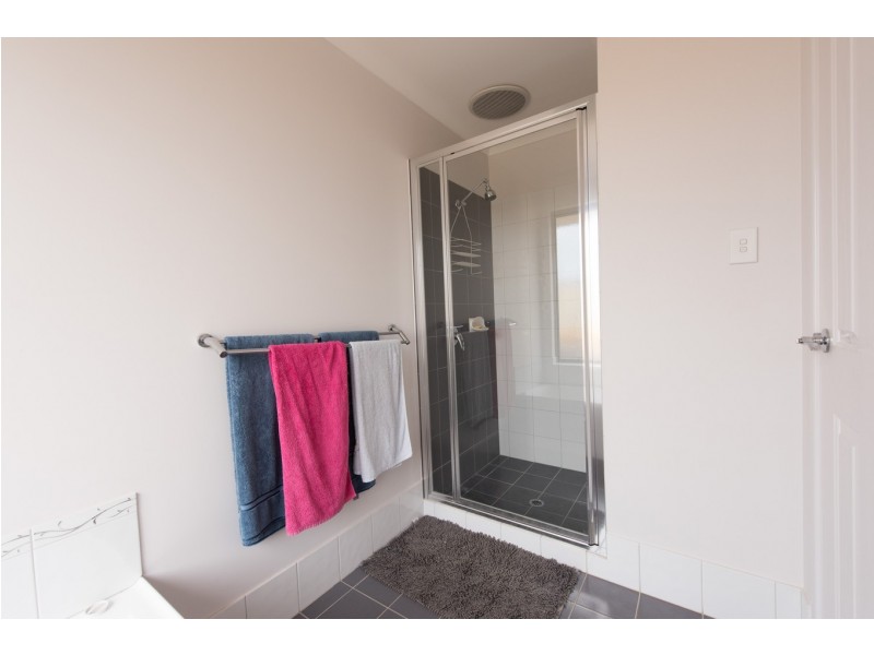 2 Dove Place, Wandina WA 6530