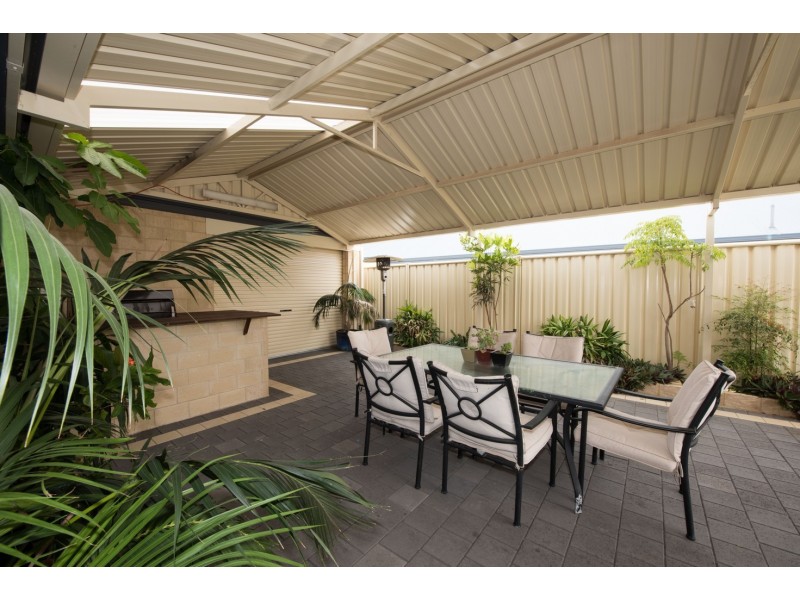 2 Dove Place, Wandina WA 6530