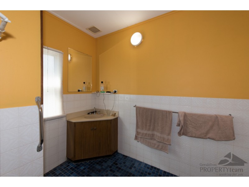 97 Railway Street, Bluff Point WA 6530