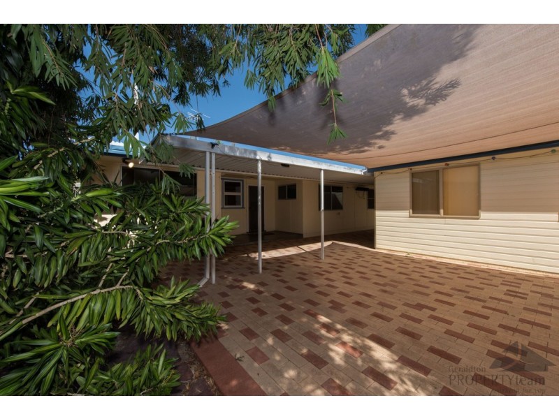 97 Railway Street, Bluff Point WA 6530