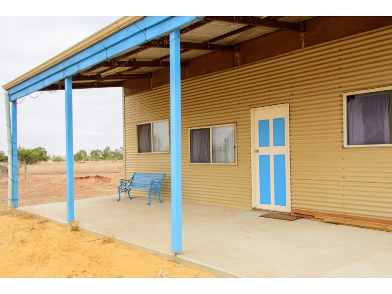 19 Hill River Way, Moonyoonooka WA 6532