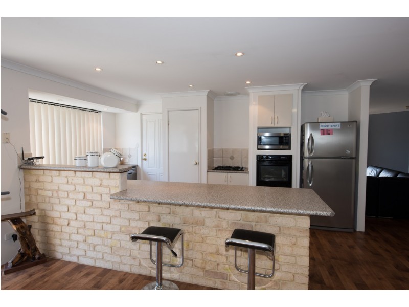 26 Weeloo Road, Waggrakine WA 6530