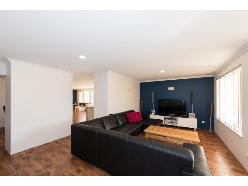 26 Weeloo Road, Waggrakine WA 6530