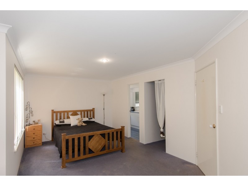 26 Weeloo Road, Waggrakine WA 6530