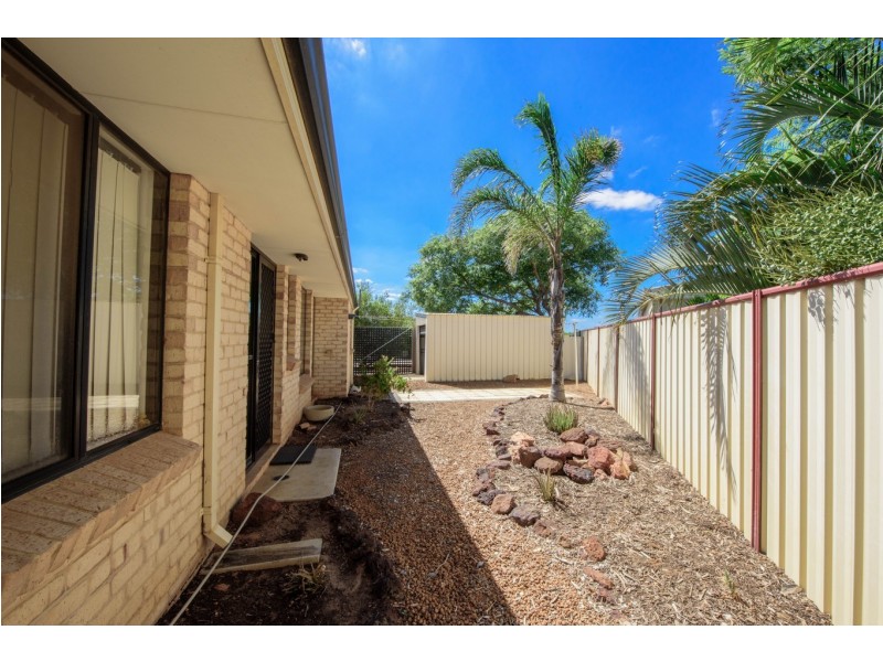 26 Weeloo Road, Waggrakine WA 6530