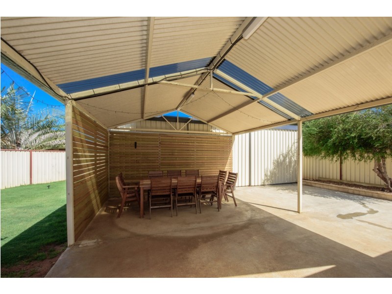 26 Weeloo Road, Waggrakine WA 6530