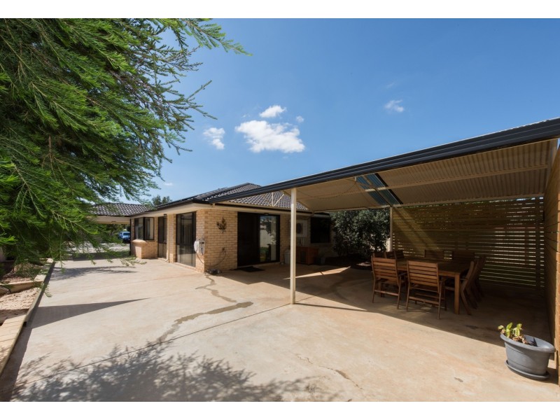 26 Weeloo Road, Waggrakine WA 6530