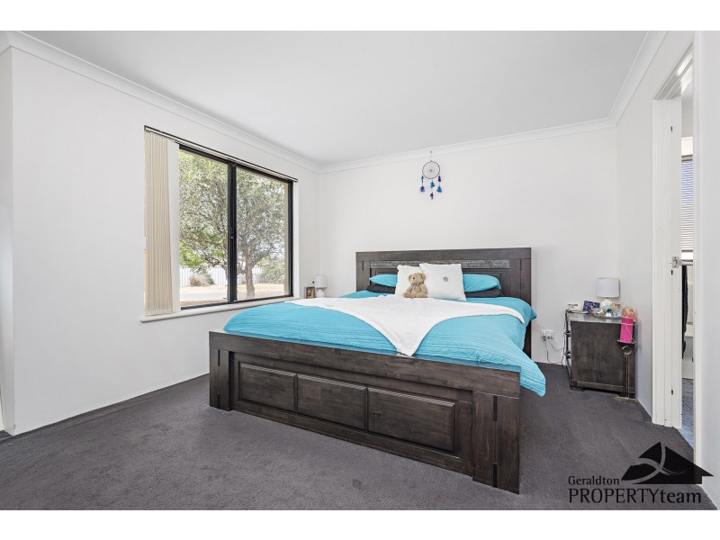 26 Weeloo Road, Waggrakine WA 6530