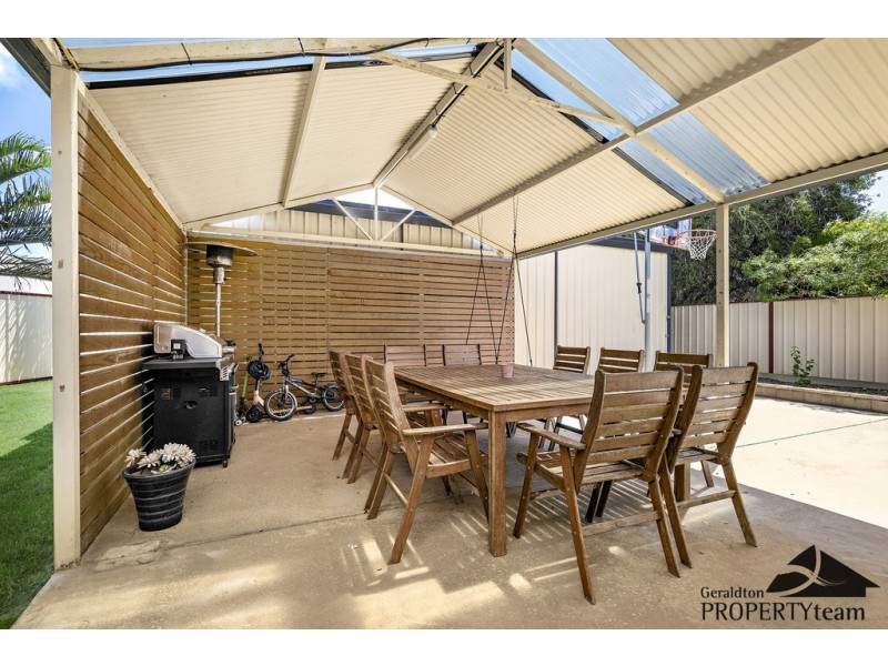 26 Weeloo Road, Waggrakine WA 6530