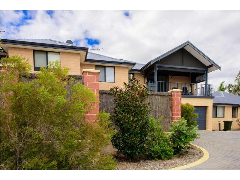 15/4 McDermott Avenue, Wandina WA 6530