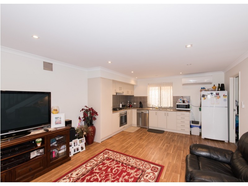 15/4 McDermott Avenue, Wandina WA 6530