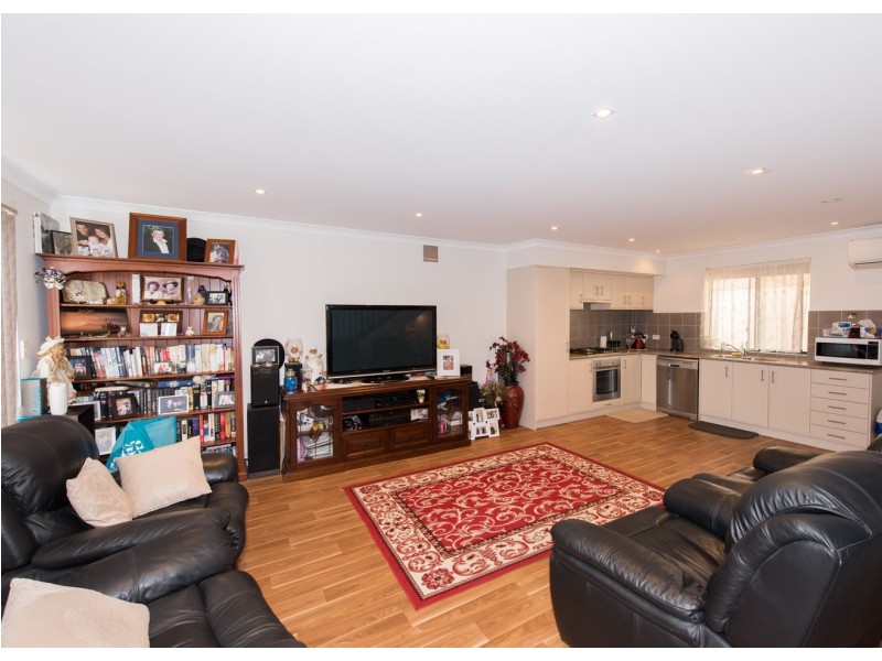 15/4 McDermott Avenue, Wandina WA 6530