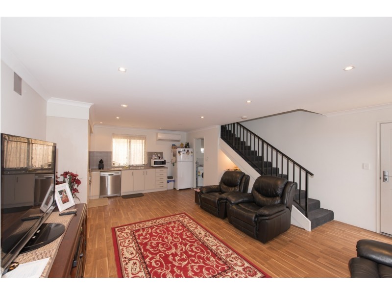 15/4 McDermott Avenue, Wandina WA 6530