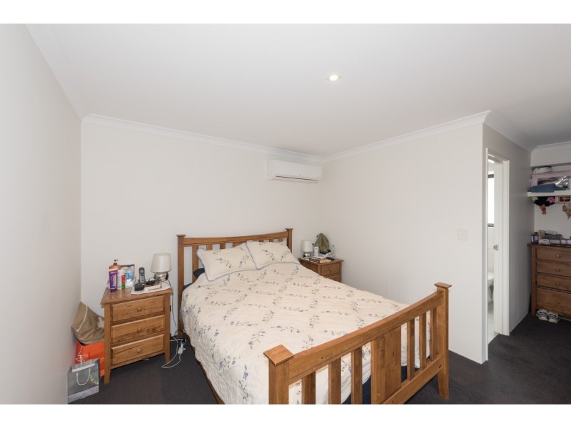 15/4 McDermott Avenue, Wandina WA 6530