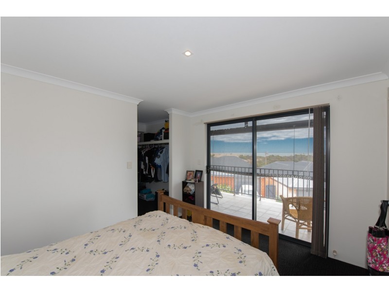 15/4 McDermott Avenue, Wandina WA 6530