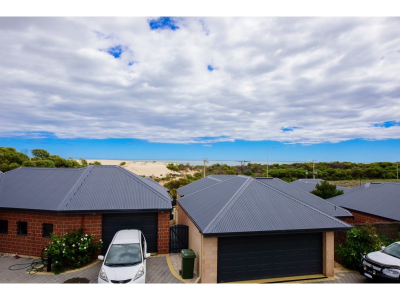 15/4 McDermott Avenue, Wandina WA 6530