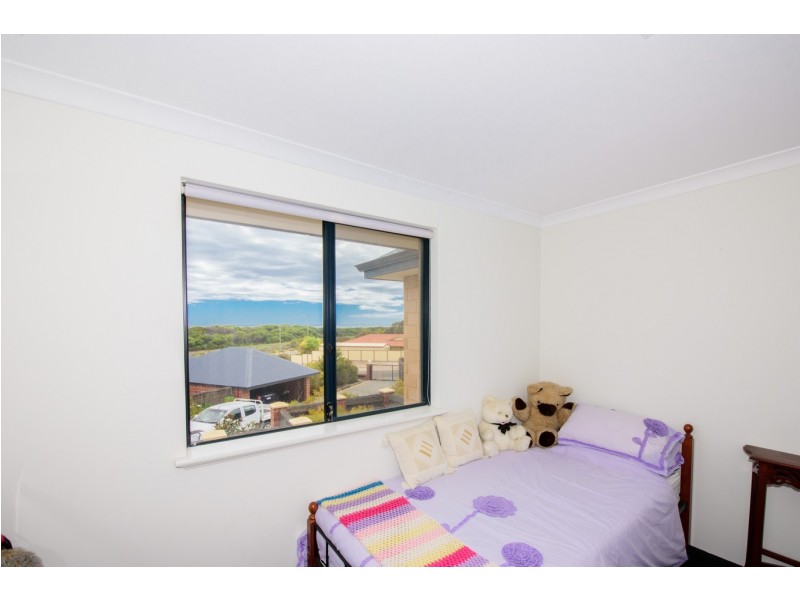 15/4 McDermott Avenue, Wandina WA 6530