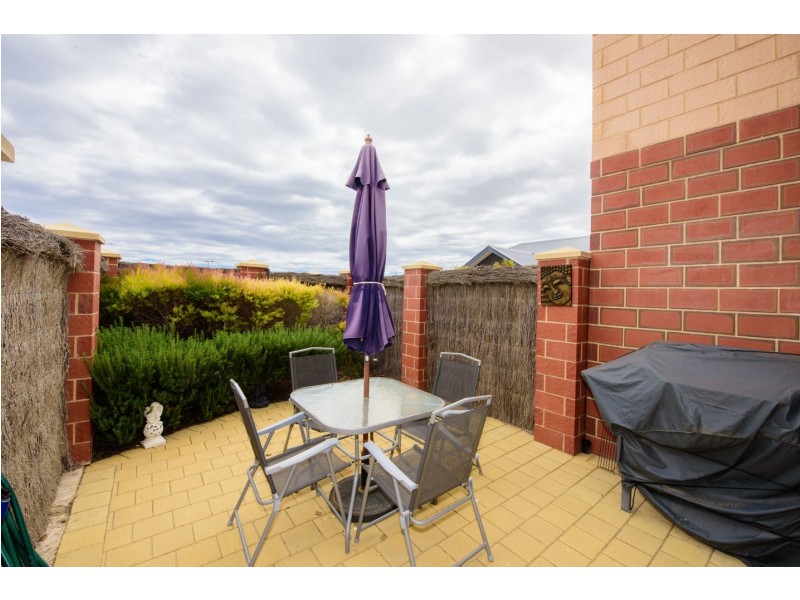 15/4 McDermott Avenue, Wandina WA 6530