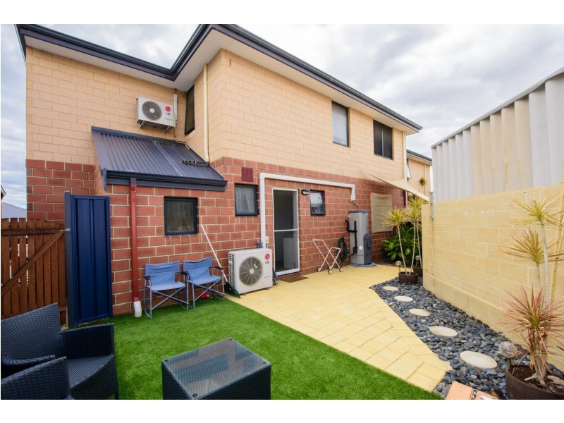 15/4 McDermott Avenue, Wandina WA 6530