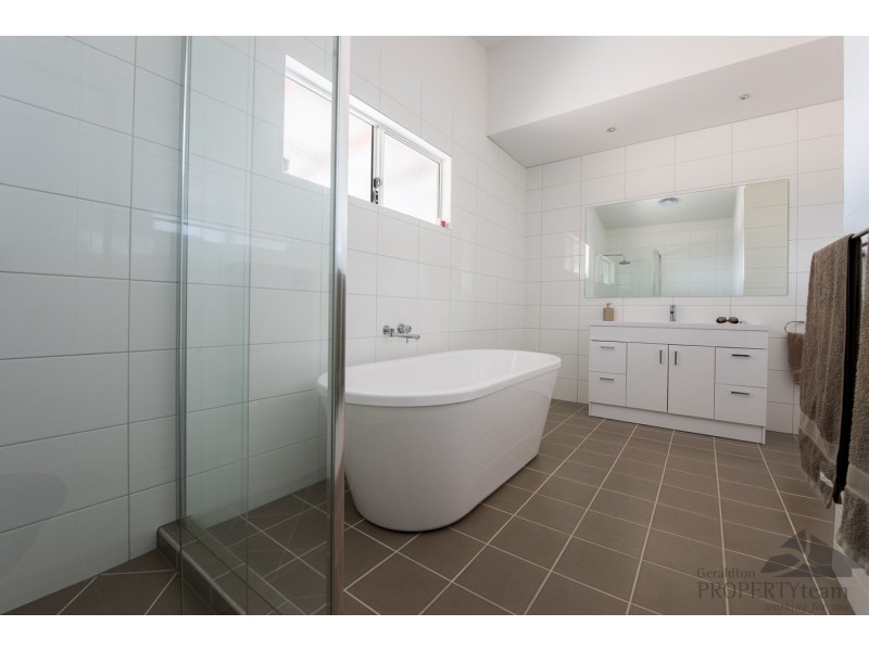 11 Readhead Street, Rudds Gully WA 6532