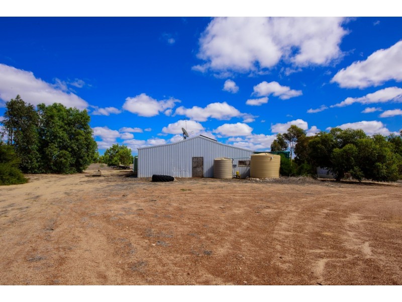 230 Ahern Place, Howatharra WA 6532