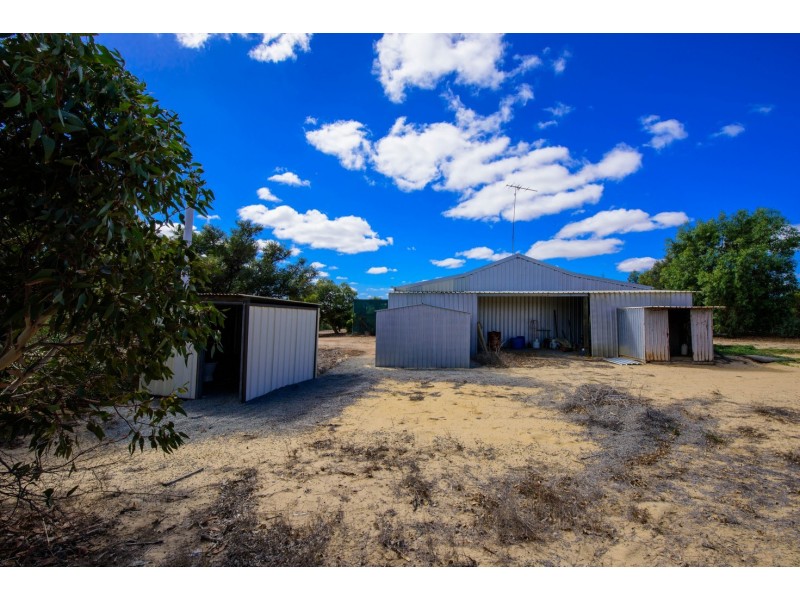 230 Ahern Place, Howatharra WA 6532