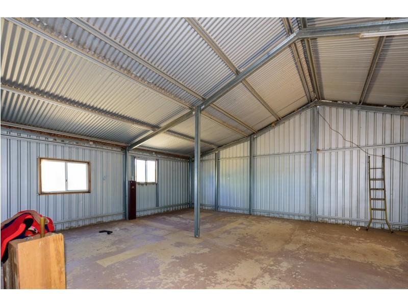 230 Ahern Place, Howatharra WA 6532