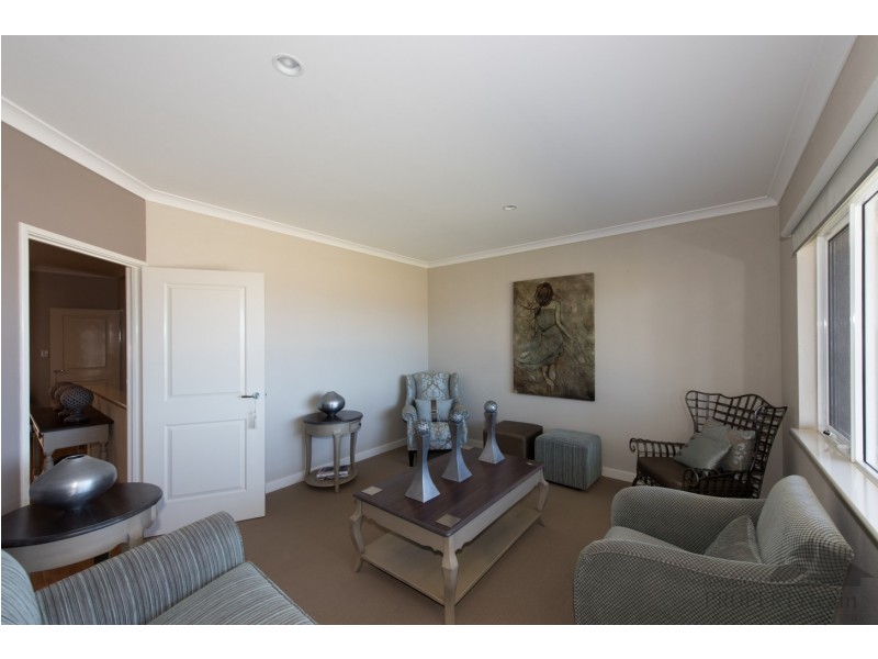 9 Old Acres Court, Wandina WA 6530