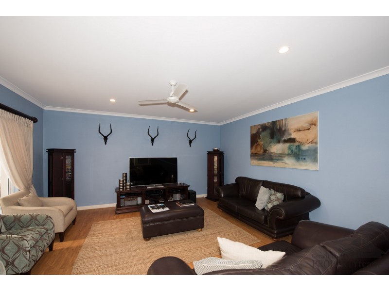 9 Old Acres Court, Wandina WA 6530