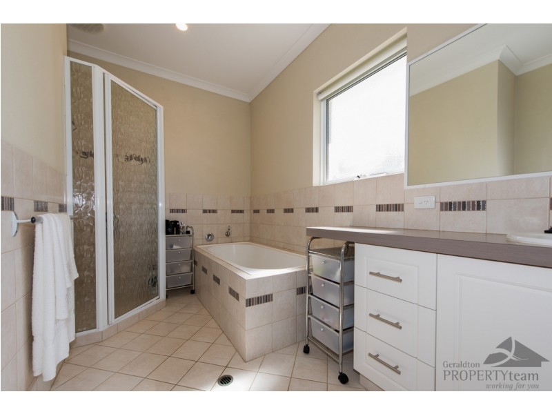 9 Old Acres Court, Wandina WA 6530