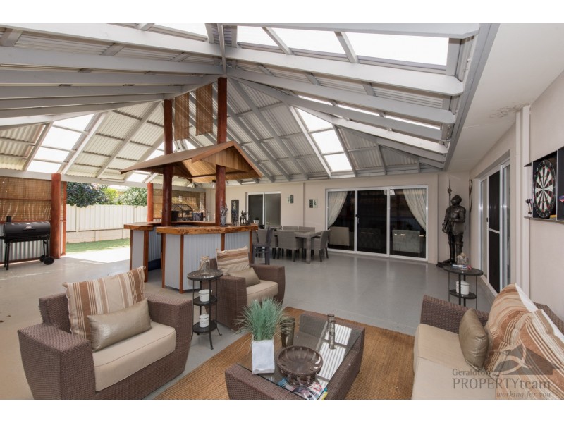 9 Old Acres Court, Wandina WA 6530