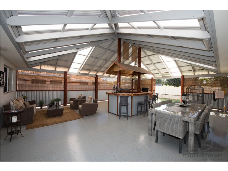 9 Old Acres Court, Wandina WA 6530