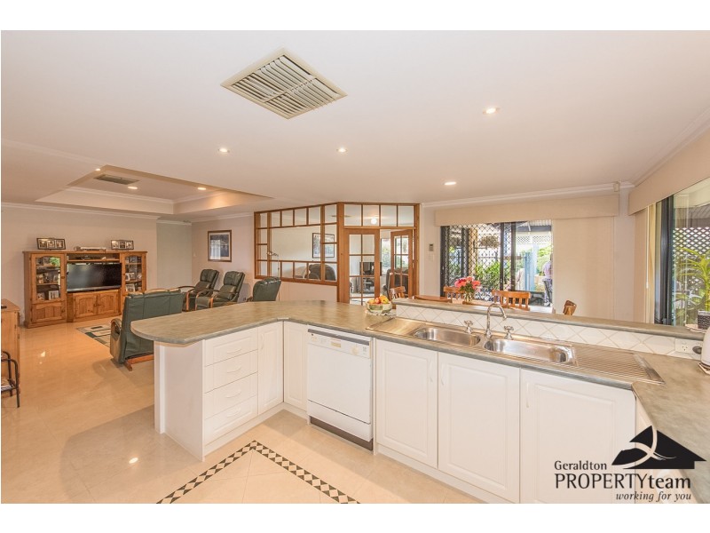 15 St Georges Close, Bluff Point WA 6530