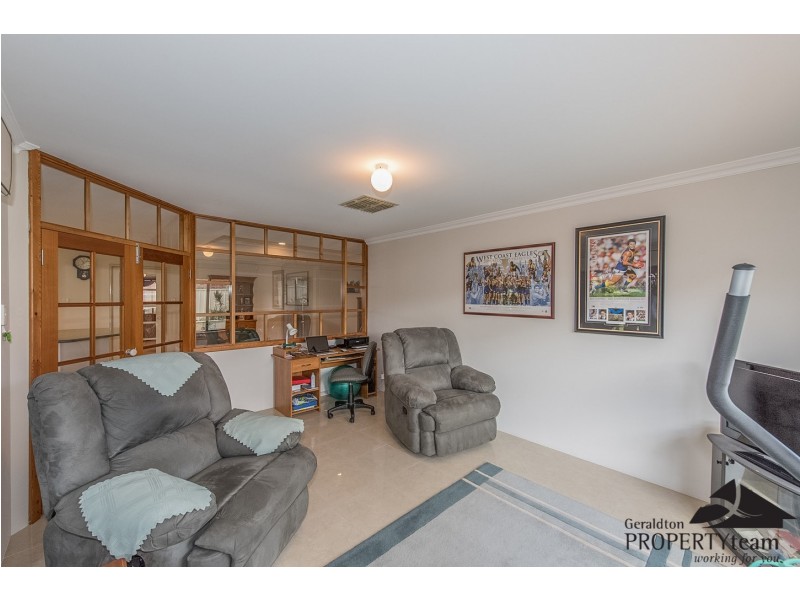 15 St Georges Close, Bluff Point WA 6530