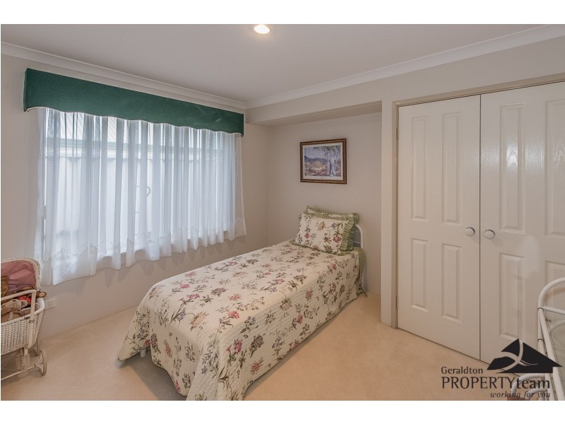 15 St Georges Close, Bluff Point WA 6530