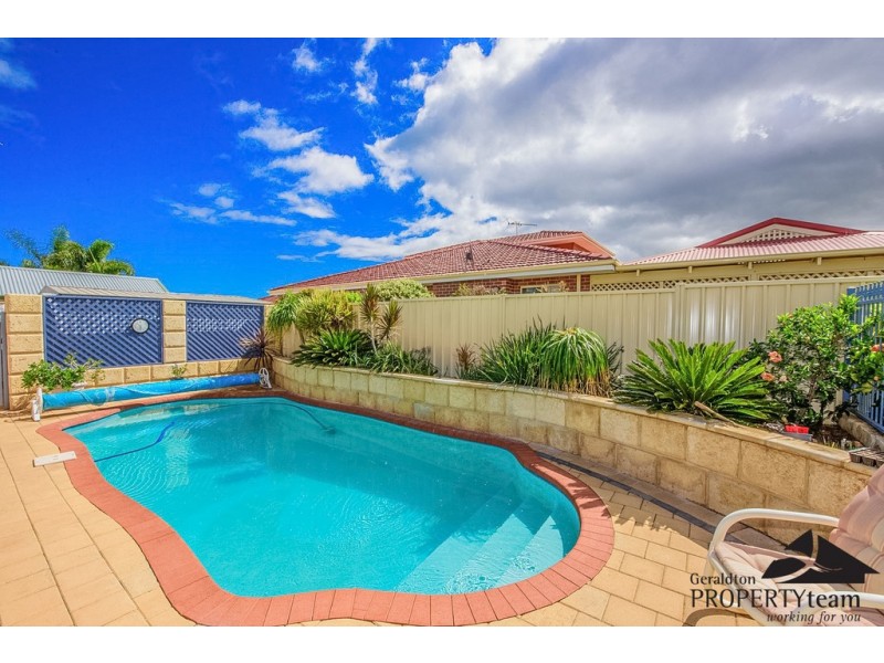 15 St Georges Close, Bluff Point WA 6530