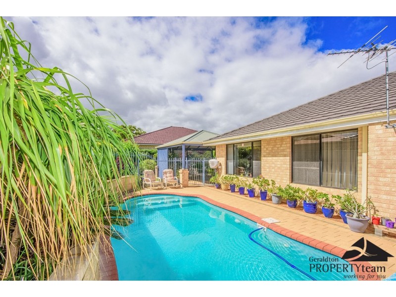 15 St Georges Close, Bluff Point WA 6530