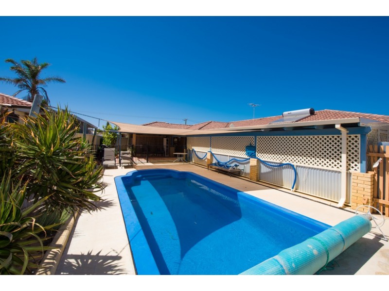 17 Thames Drive, Cape Burney WA 6532