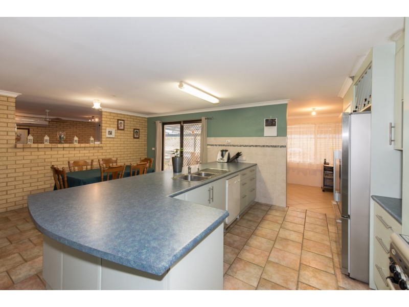 17 Thames Drive, Cape Burney WA 6532