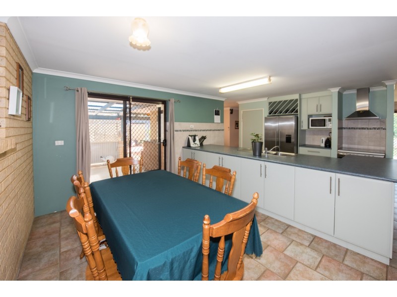 17 Thames Drive, Cape Burney WA 6532