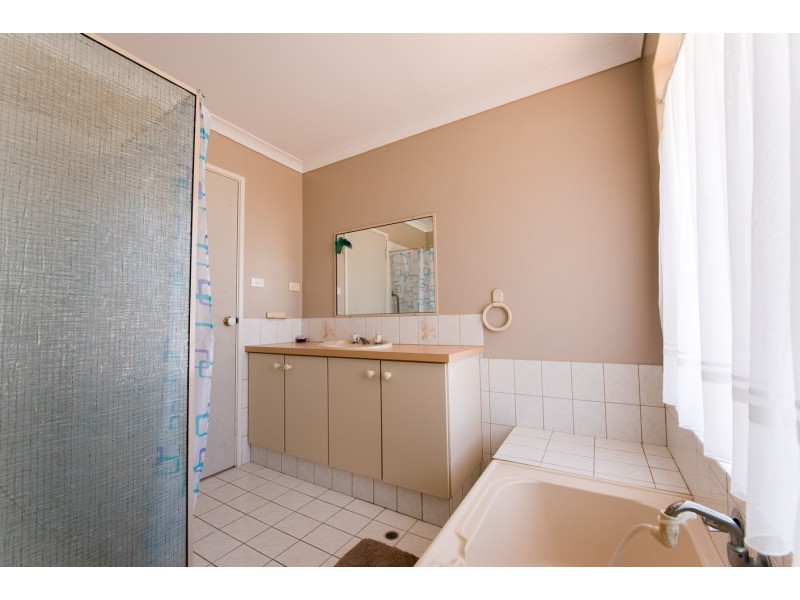 17 Thames Drive, Cape Burney WA 6532